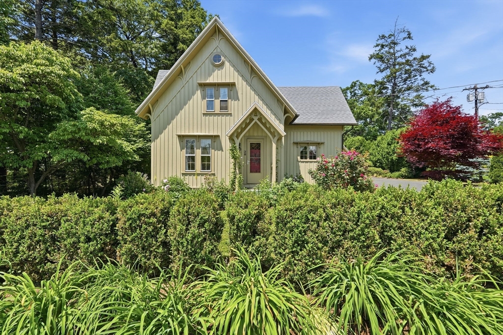 38 Round Hill Road Northampton, MA 01060 - Photo 2 of 42