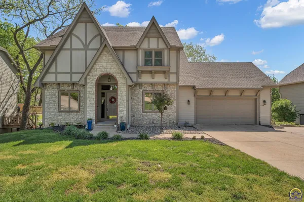$545,000 | 1116 Oak Tree Drive, Lawrence, KS 66049