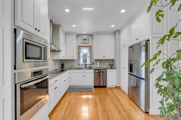 $545,000 | 1116 Oak Tree Drive, Lawrence, KS 66049