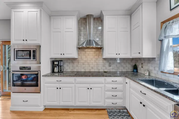 $545,000 | 1116 Oak Tree Drive, Lawrence, KS 66049