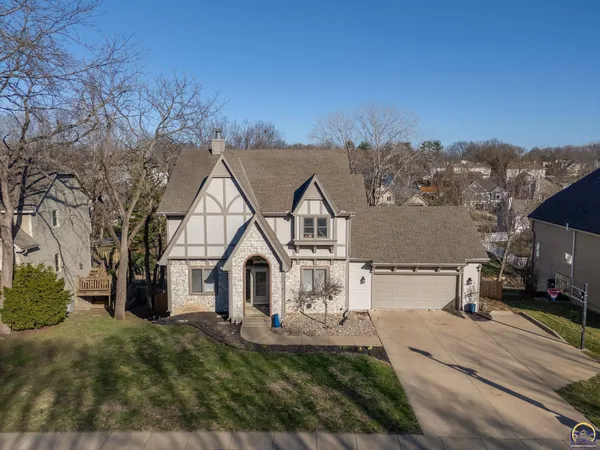 $545,000 | 1116 Oak Tree Drive, Lawrence, KS 66049