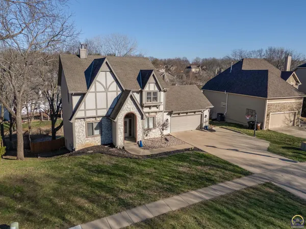 $545,000 | 1116 Oak Tree Drive, Lawrence, KS 66049