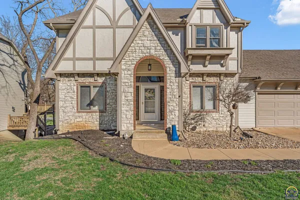 $545,000 | 1116 Oak Tree Drive, Lawrence, KS 66049