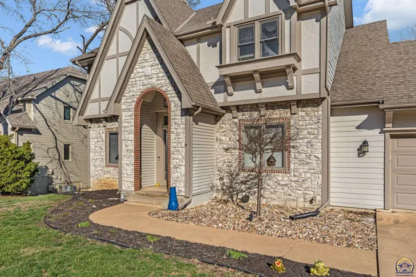 $545,000 | 1116 Oak Tree Drive, Lawrence, KS 66049
