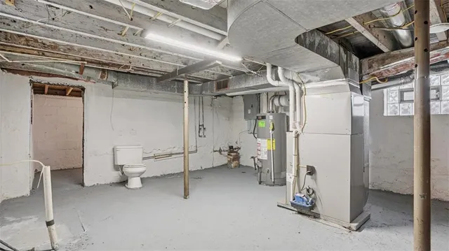 a view of a walk in closet