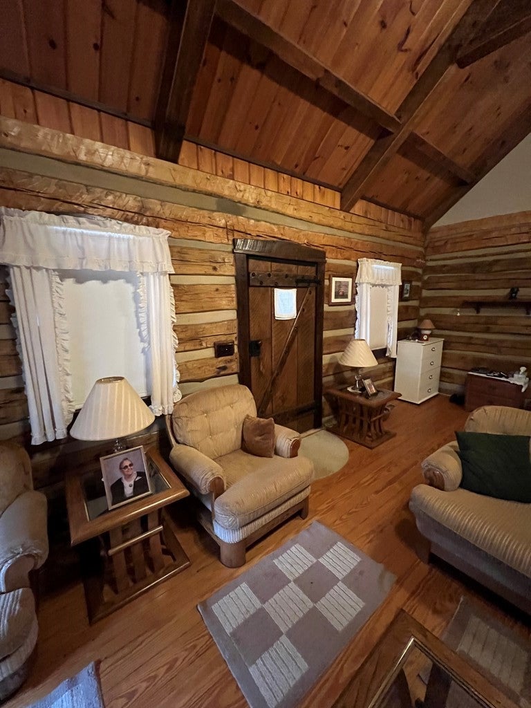 2105 Davis Knob Road Galax, VA 24333 - Photo 9 of 17 Gallery Image 9
