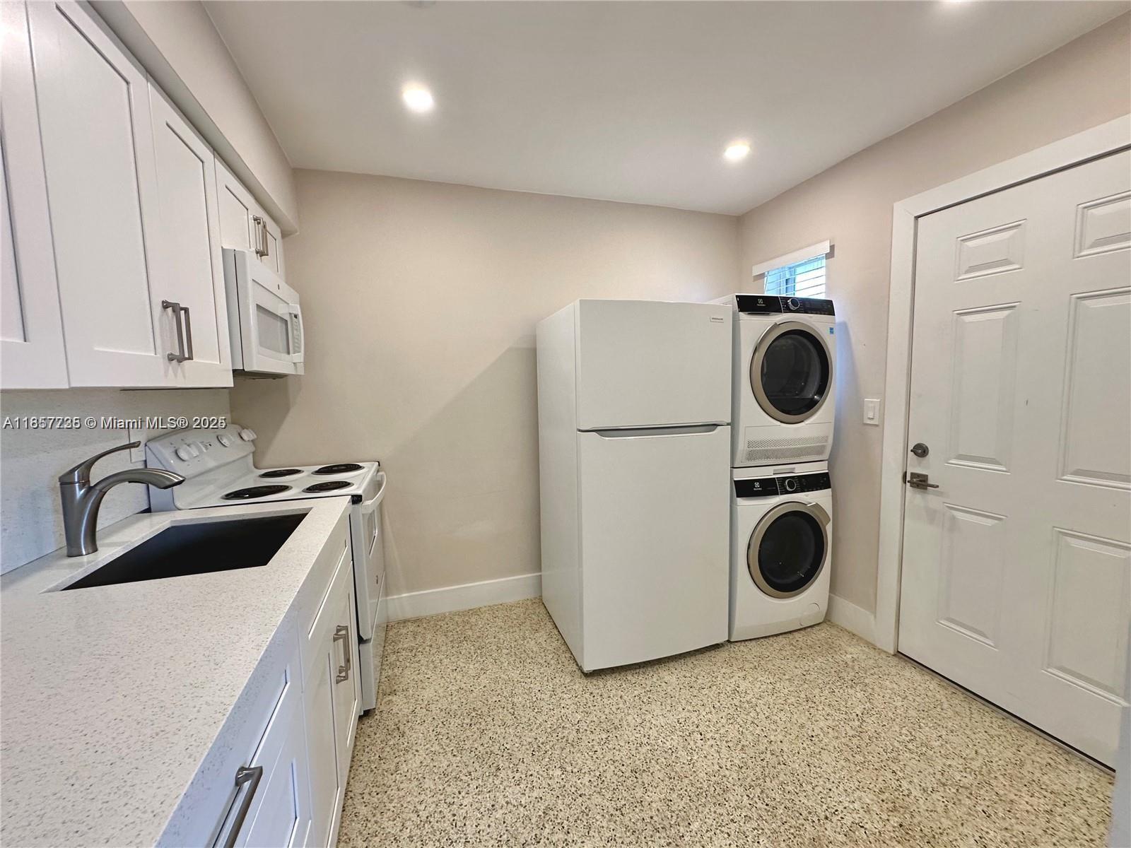 174 East 5th Street, Unit 5 Hialeah, FL 33010 - Photo 4 of 11