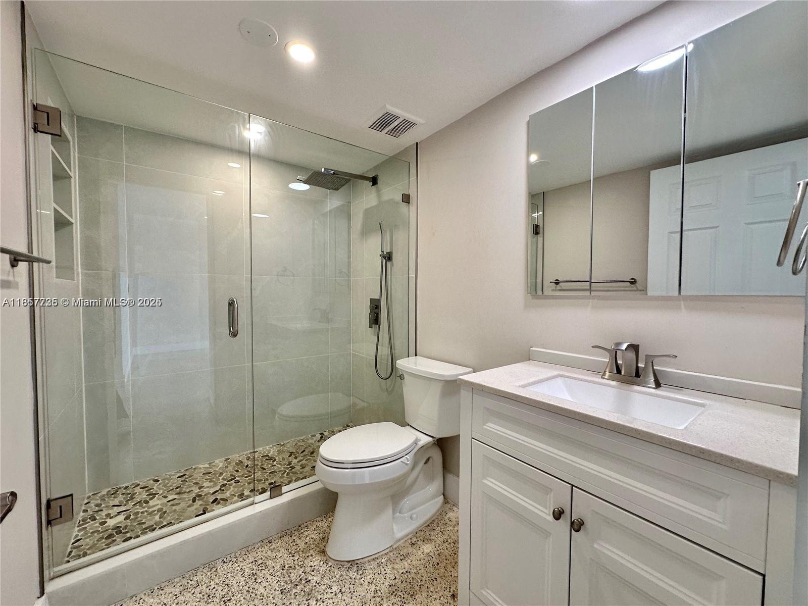174 East 5th Street, Unit 5 Hialeah, FL 33010 - Photo 7 of 11