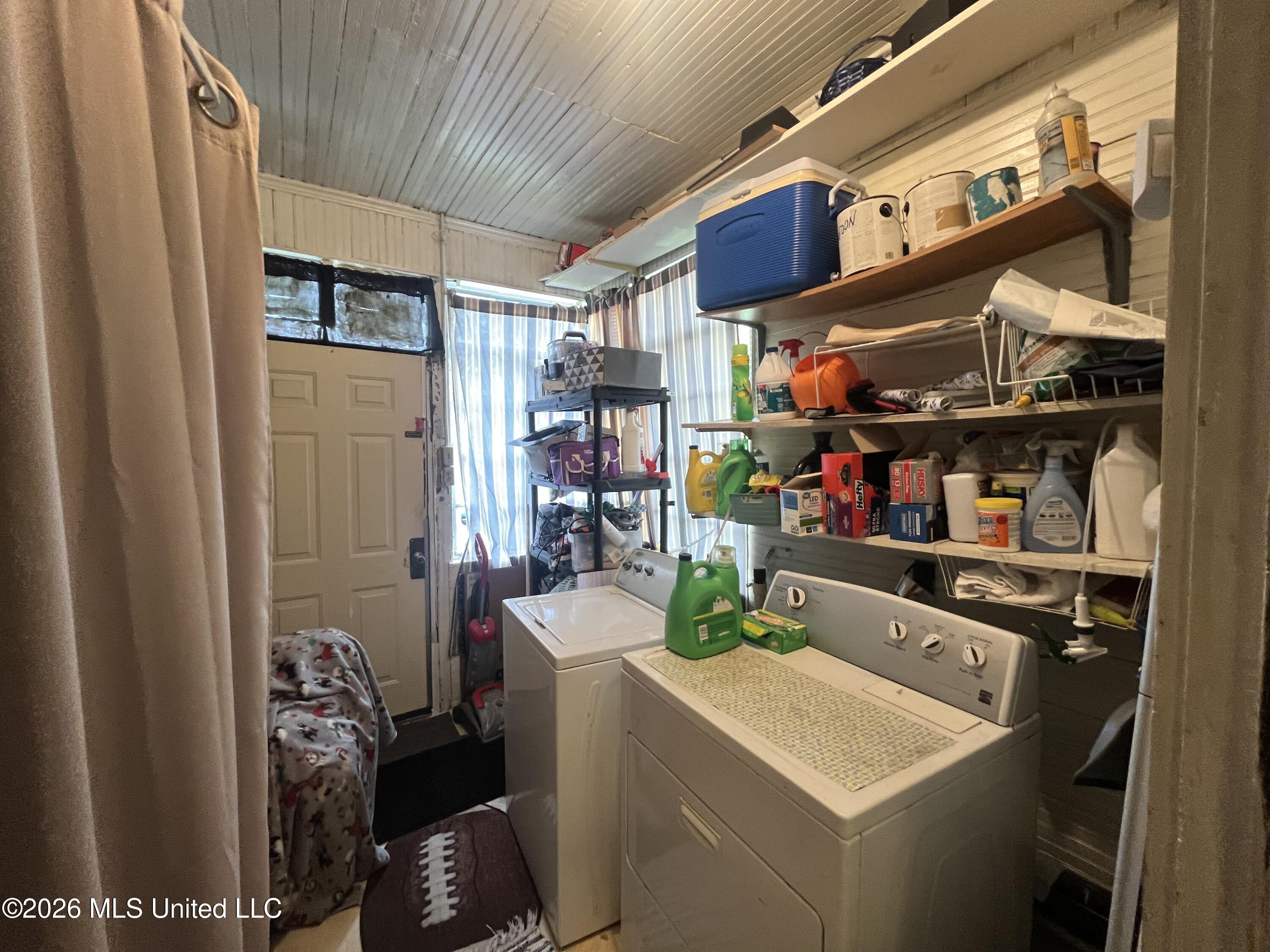 3817 29th Street Meridian, MS 39307 - Photo 16 of 22 Laundry Room