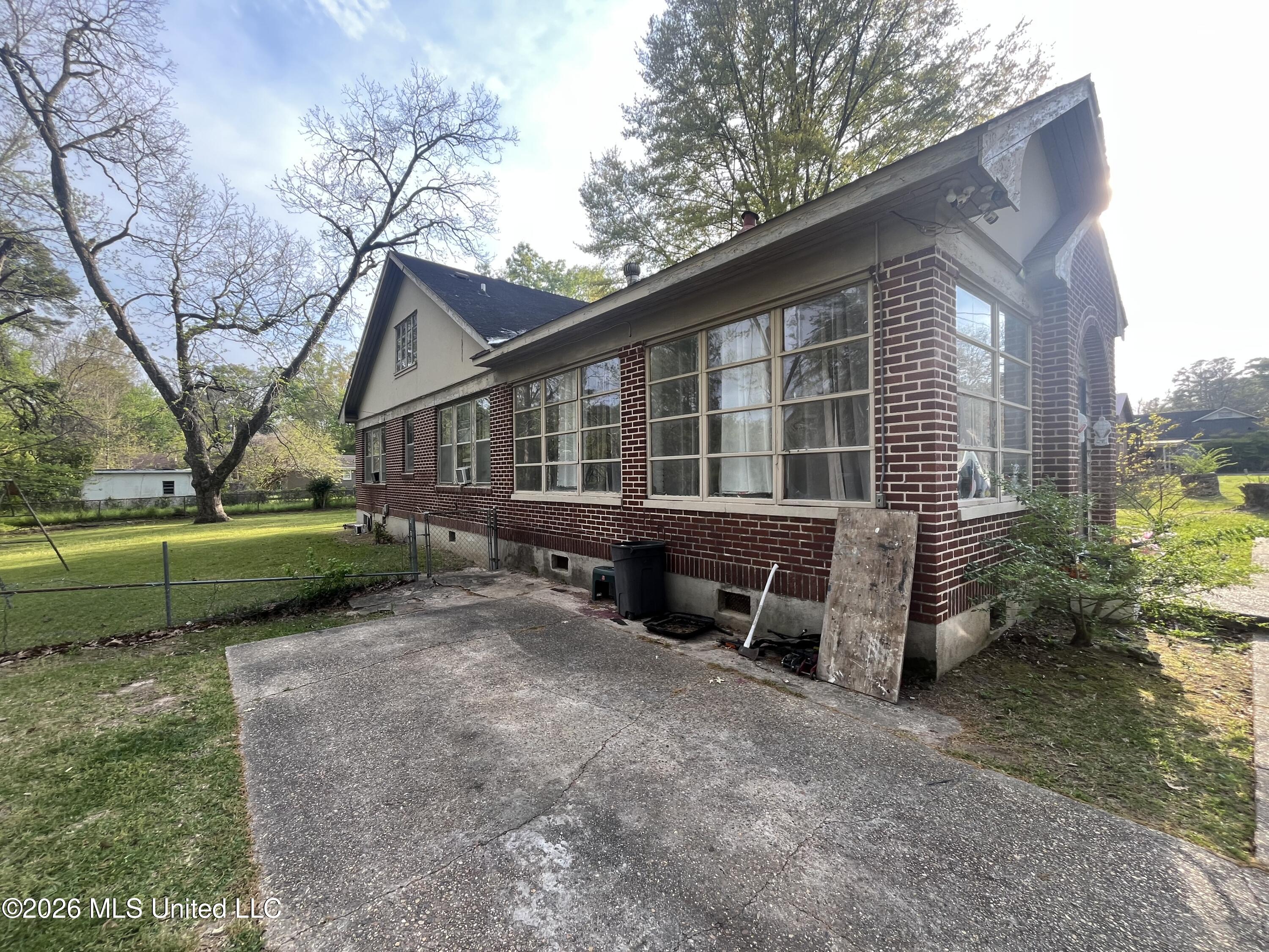 3817 29th Street Meridian, MS 39307 - Photo 2 of 22 Side Exterior