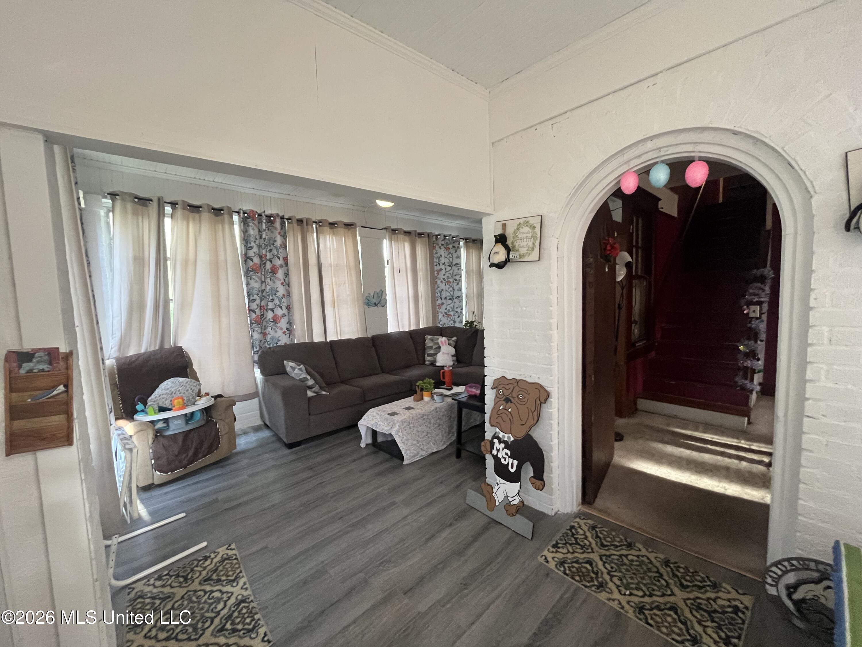 3817 29th Street Meridian, MS 39307 - Photo 4 of 22 Entry