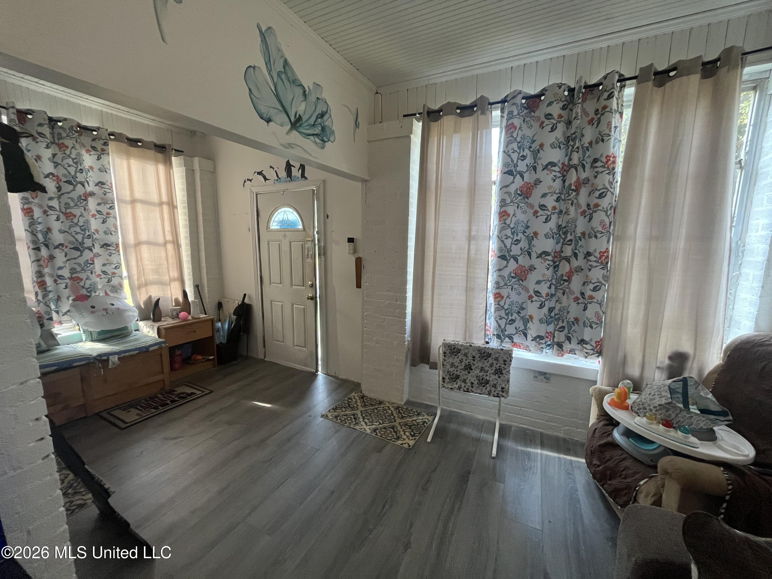 3817 29th Street Meridian, MS 39307 - Photo 6 of 22 Livingroom