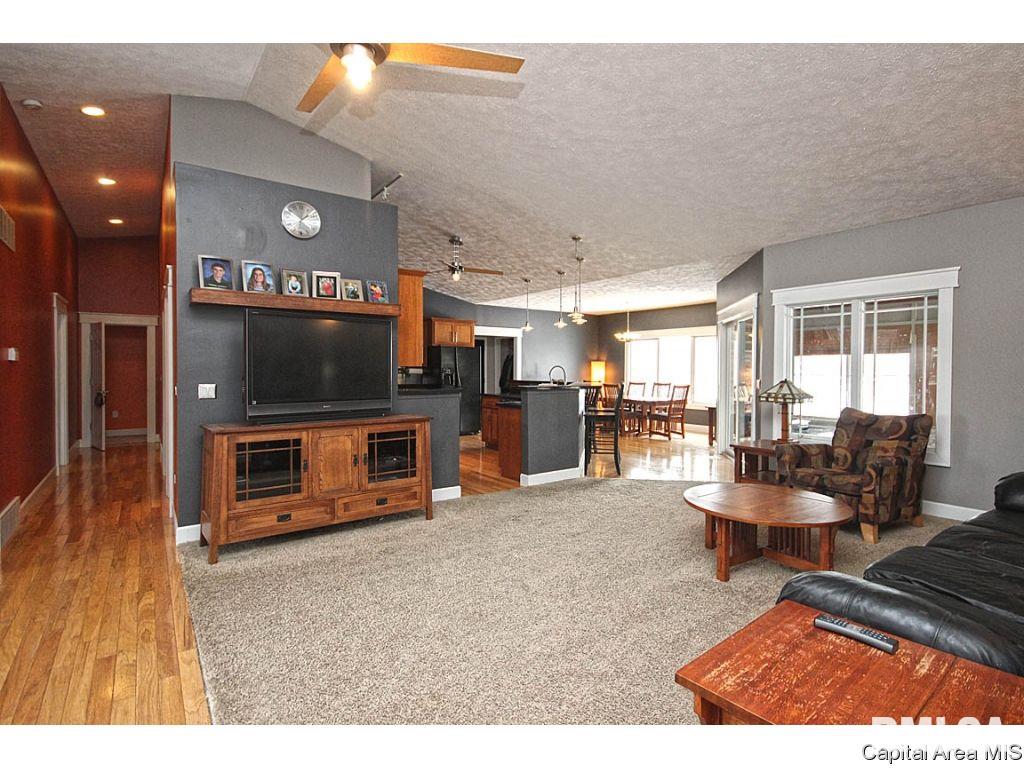 4890 County Road 6 1/4 South Rochester, IL 62563 - Photo 5 of 36 Gallery Image 5