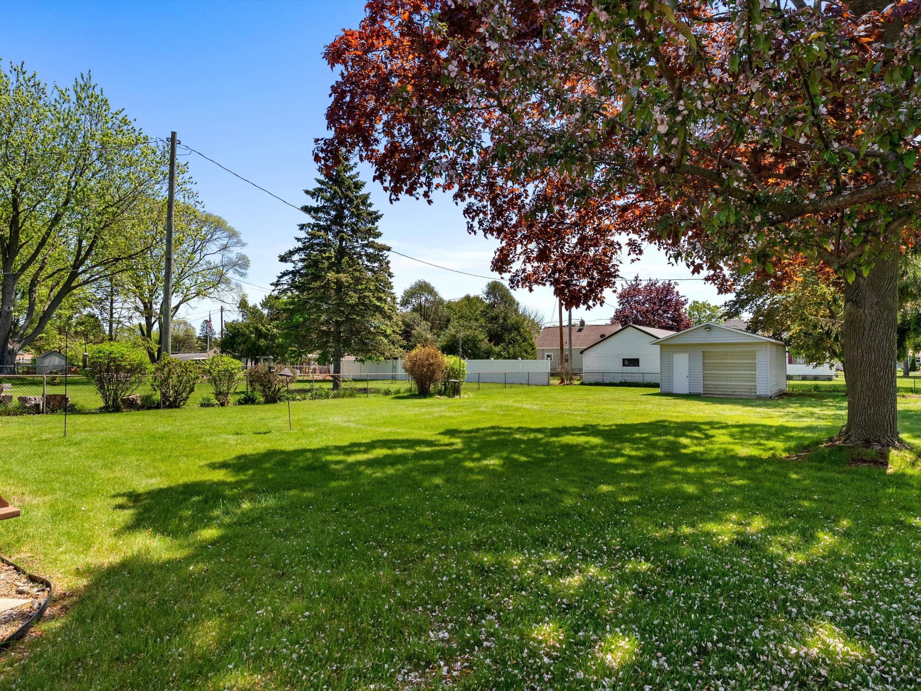2343 39th Street Two Rivers, WI 54241 - Photo 6 of 33 03-028_3102117_03665