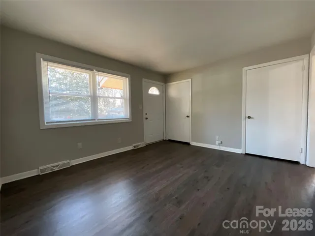 $1,295 | 520 Blendwood Drive, Charlotte, NC 28215