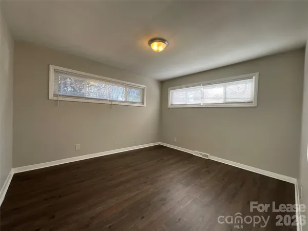 $1,250 | 520 Blendwood Drive, Charlotte, NC 28215