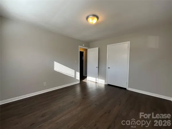 $1,250 | 520 Blendwood Drive, Charlotte, NC 28215