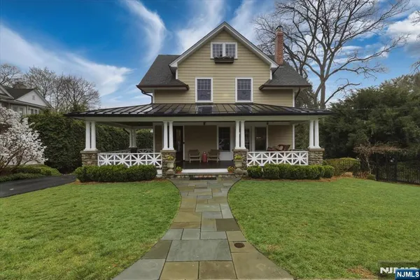 $1,799,000 | 157 Melrose Place, Ridgewood, NJ 07450