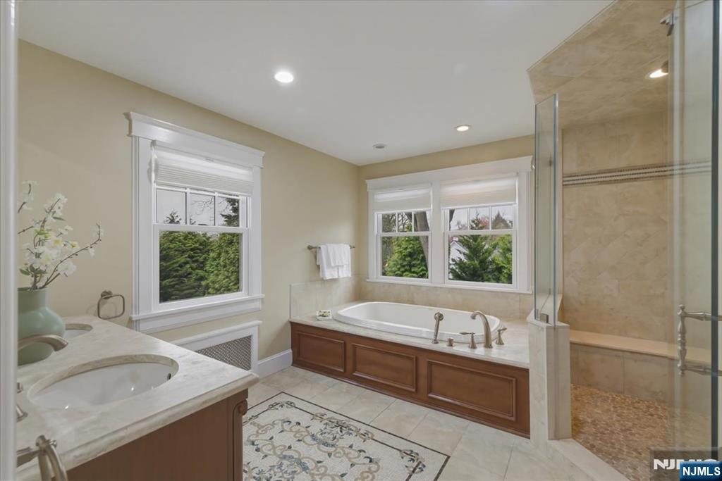 157 Melrose Place Ridgewood, NJ 07450 - Photo 19 of 43