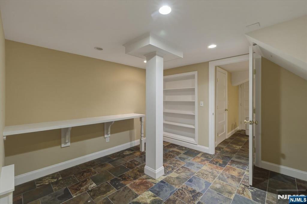 157 Melrose Place Ridgewood, NJ 07450 - Photo 3 of 43