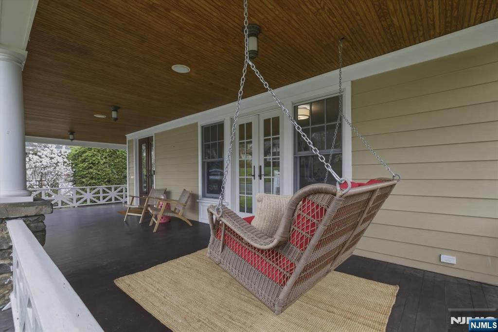 157 Melrose Place Ridgewood, NJ 07450 - Photo 37 of 43