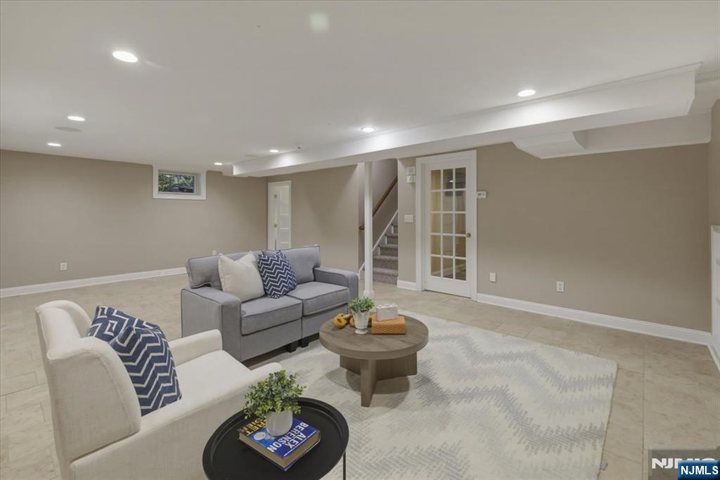 157 Melrose Place Ridgewood, NJ 07450 - Photo 6 of 43