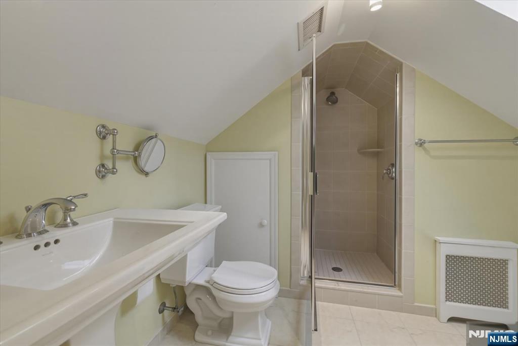 157 Melrose Place Ridgewood, NJ 07450 - Photo 10 of 43