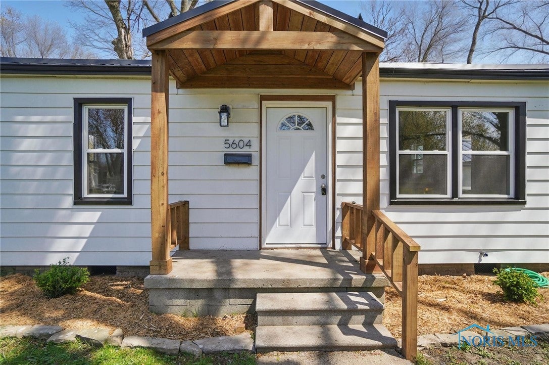 5604 Chippewa Road Toledo, OH 43613 - Photo 3 of 33 Gallery Image 3