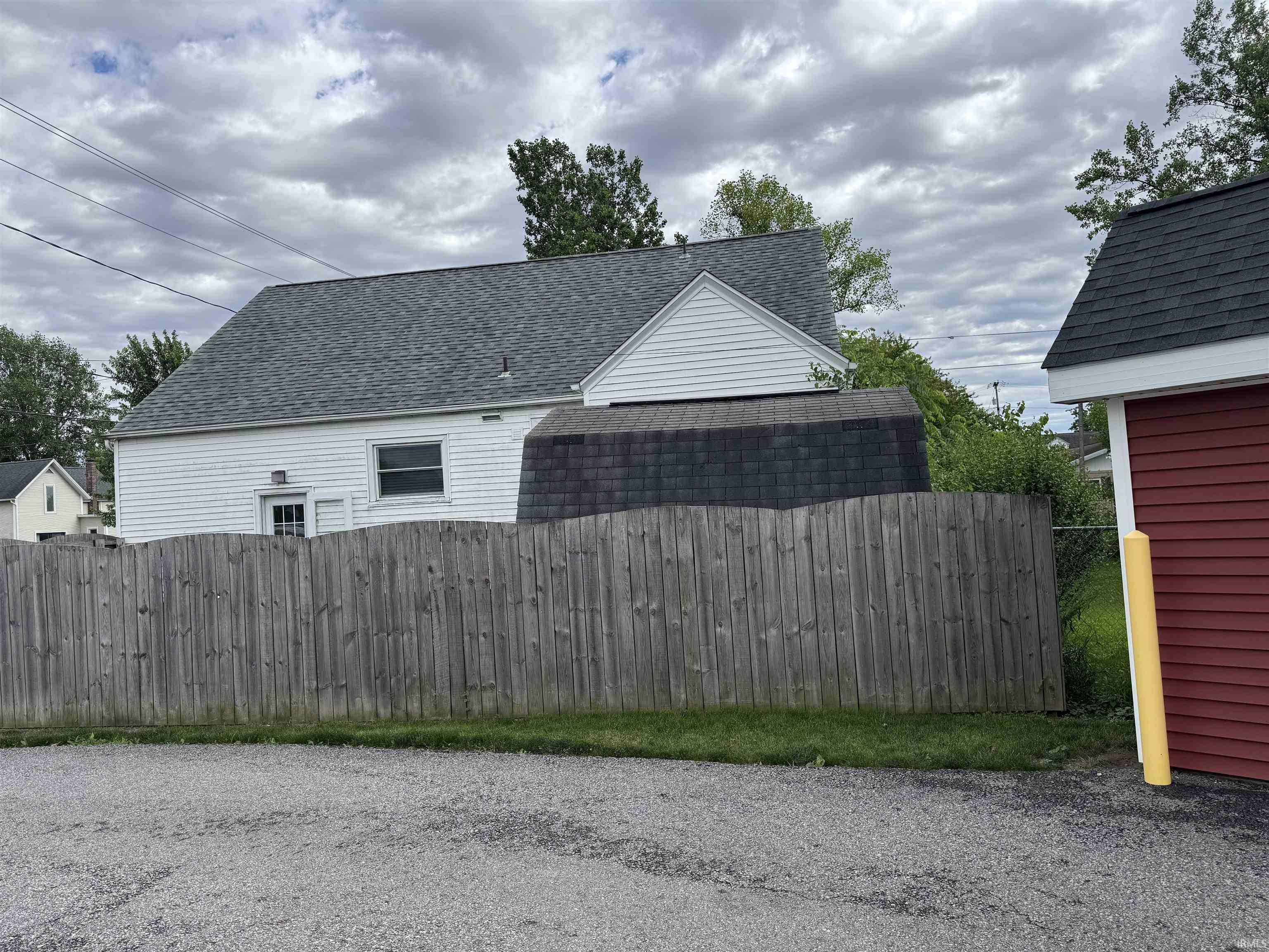 109 East Roe Street Ossian, IN 46777 - Photo 4 of 15