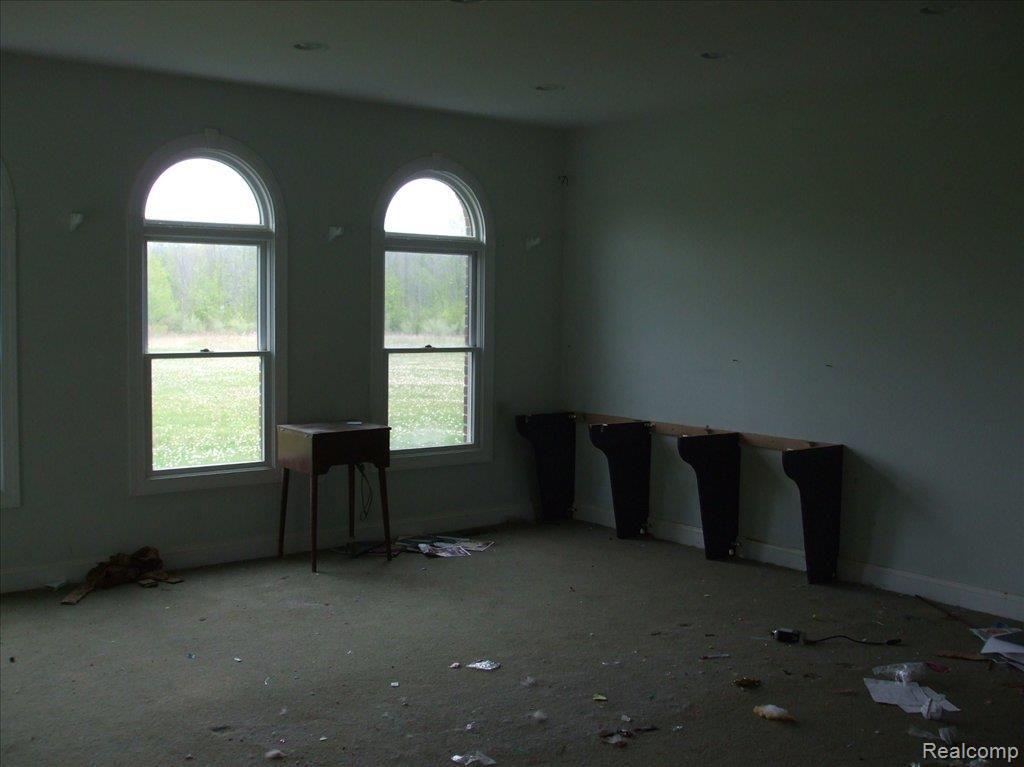 7288 State Road Fort Gratiot, MI 48059 - Photo 6 of 10 7288lr