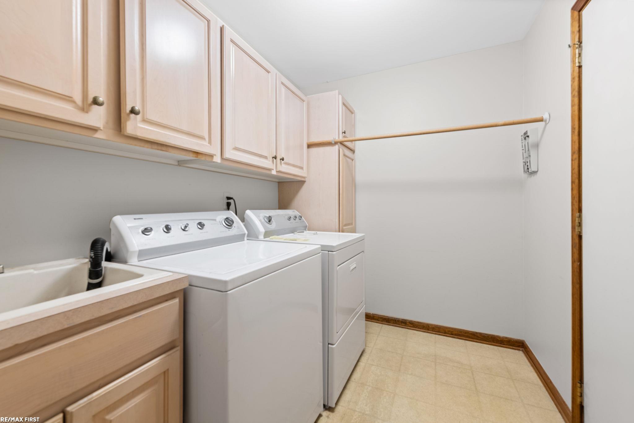 20070 Ridgeway Court Clinton Township, MI 48038 - Photo 10 of 26