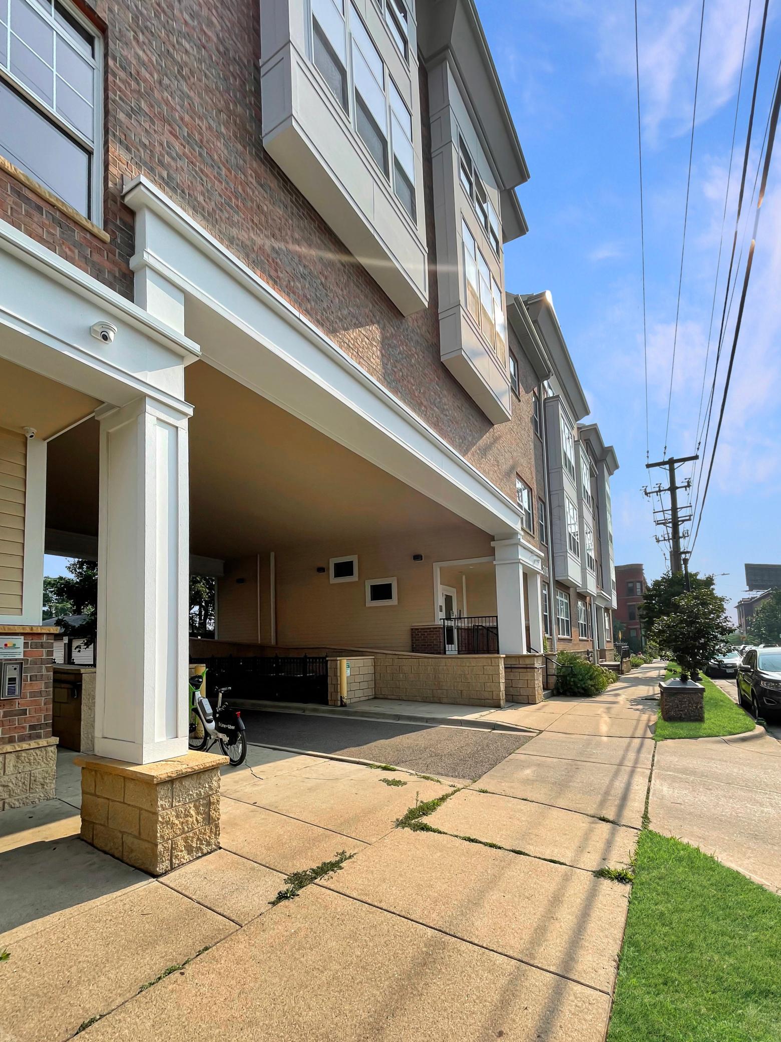 308 East 18th Street, Unit 305 Minneapolis, MN 55404 - Photo 38 of 42