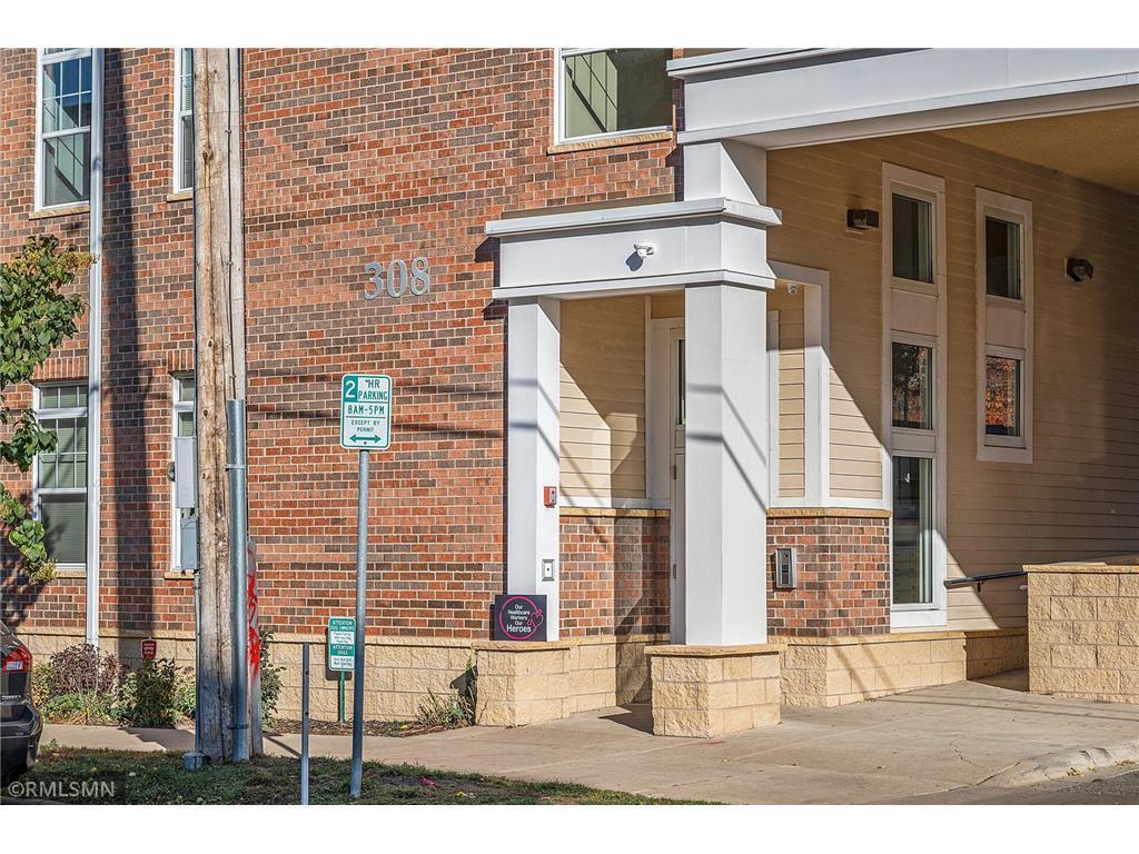 308 East 18th Street, Unit 305 Minneapolis, MN 55404 - Photo 39 of 42