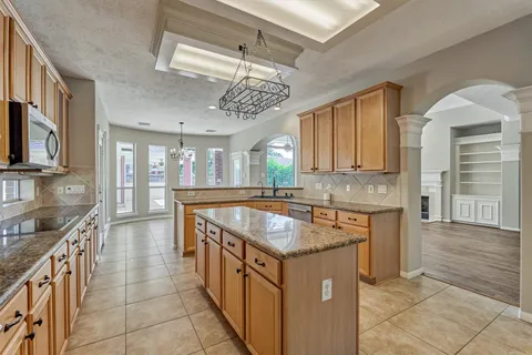 $625,000 | 6610 Glenhill Drive, Spring, TX 77389