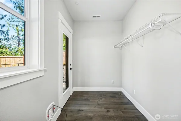 $1,100,000 | 17823 214th Ave Court East, Orting, WA 98360