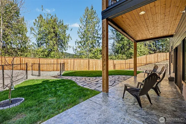 $1,100,000 | 17823 214th Ave Court East, Orting, WA 98360