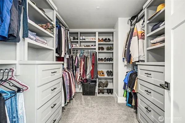 $1,100,000 | 17823 214th Ave Court East, Orting, WA 98360