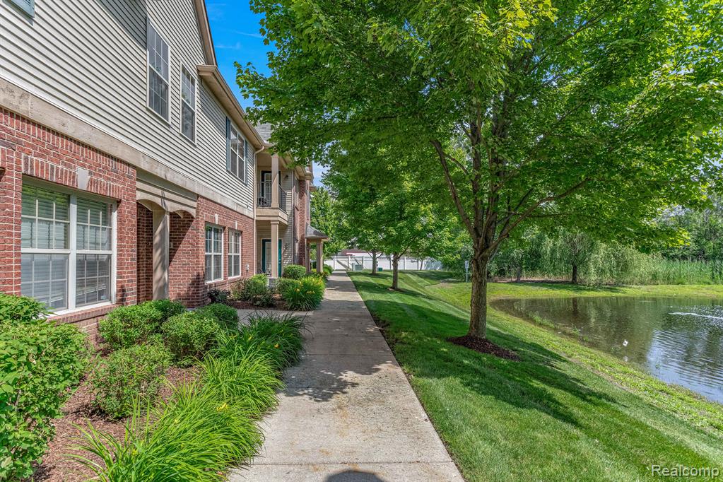 11794 Farmington Road Livonia, MI 48150 - Photo 32 of 34 Gallery Image 32