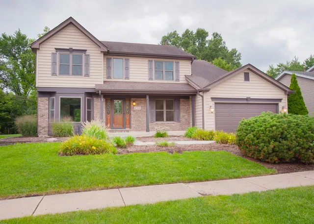 $550,000 | 2705 Colonial Drive, Elgin, IL 60124