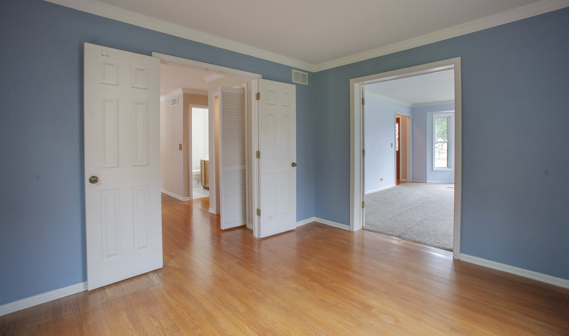 2705 Colonial Drive Elgin, IL 60124 - Photo 11 of 39