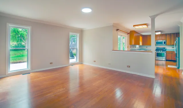 $550,000 | 2705 Colonial Drive, Elgin, IL 60124