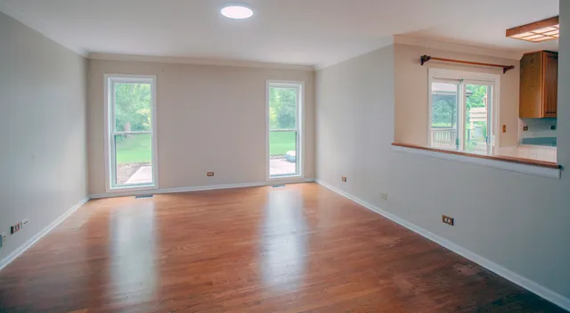 $550,000 | 2705 Colonial Drive, Elgin, IL 60124