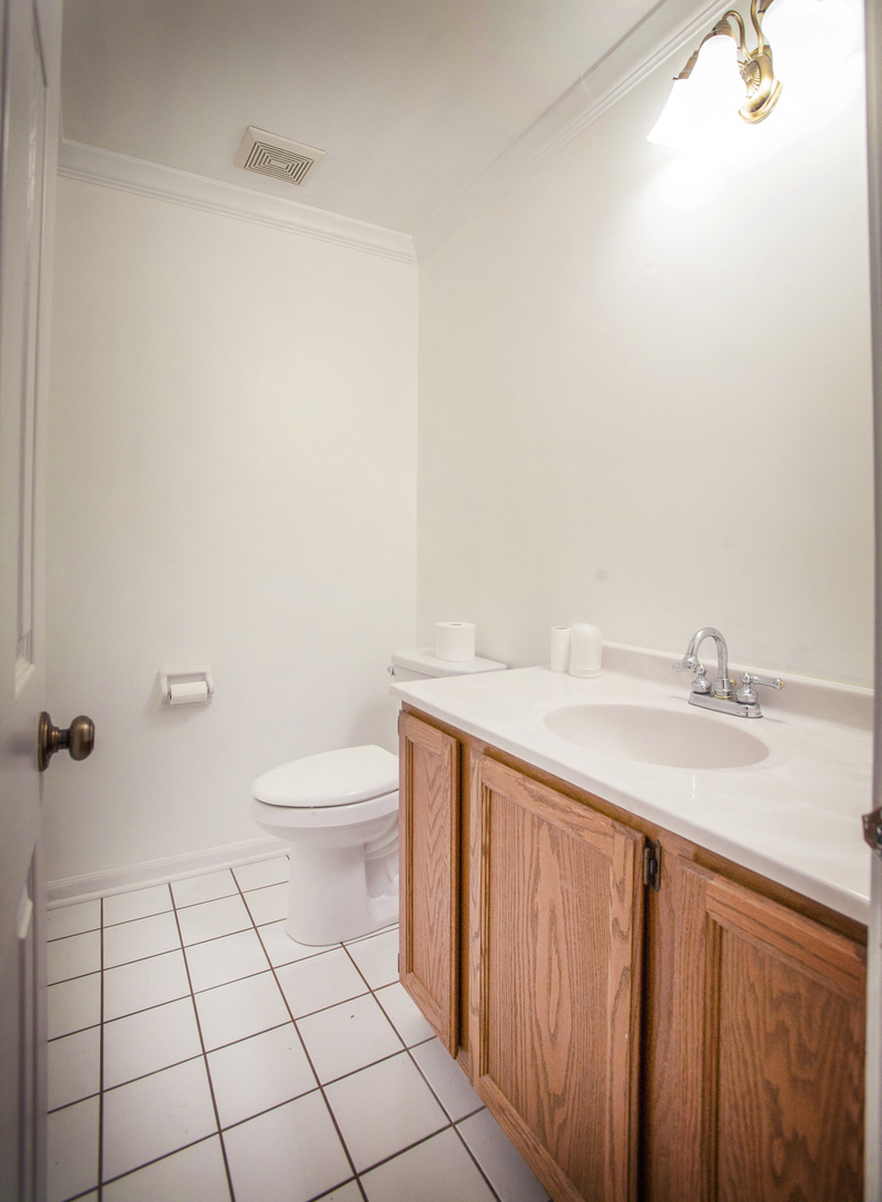 2705 Colonial Drive Elgin, IL 60124 - Photo 25 of 39