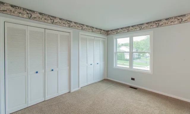 $550,000 | 2705 Colonial Drive, Elgin, IL 60124