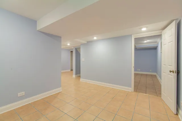 $550,000 | 2705 Colonial Drive, Elgin, IL 60124