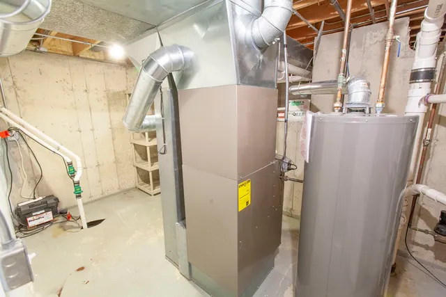 $550,000 | 2705 Colonial Drive, Elgin, IL 60124