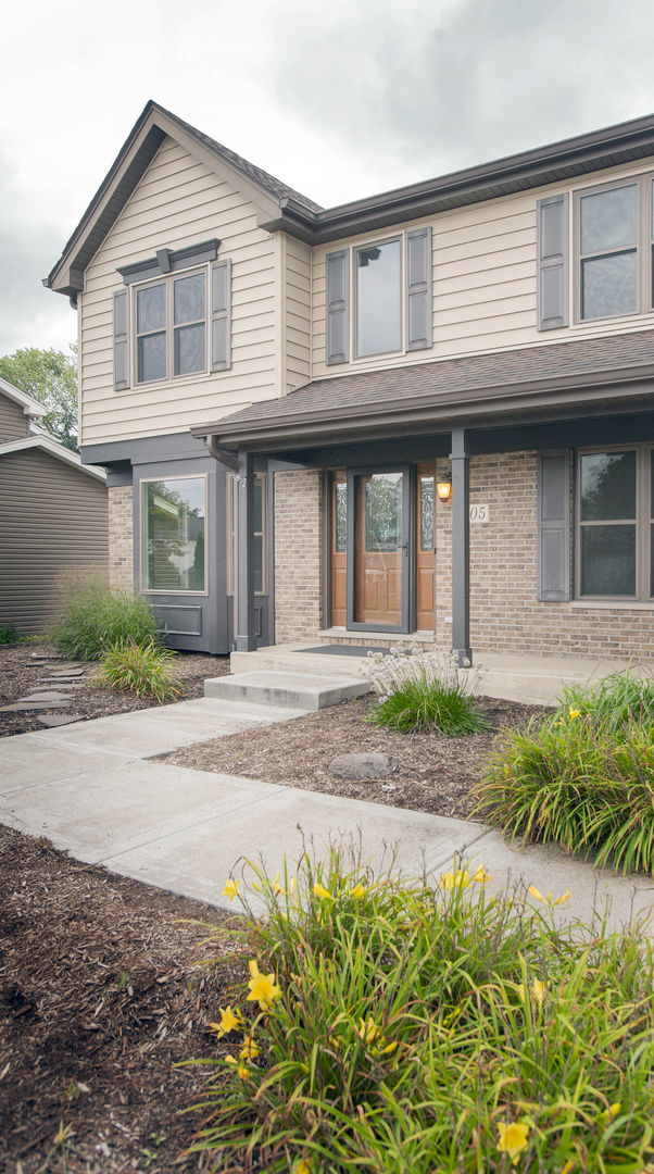 2705 Colonial Drive Elgin, IL 60124 - Photo 8 of 39