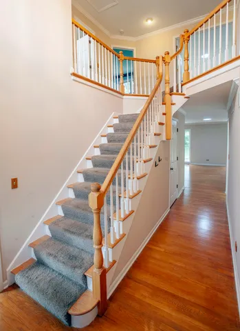 $550,000 | 2705 Colonial Drive, Elgin, IL 60124