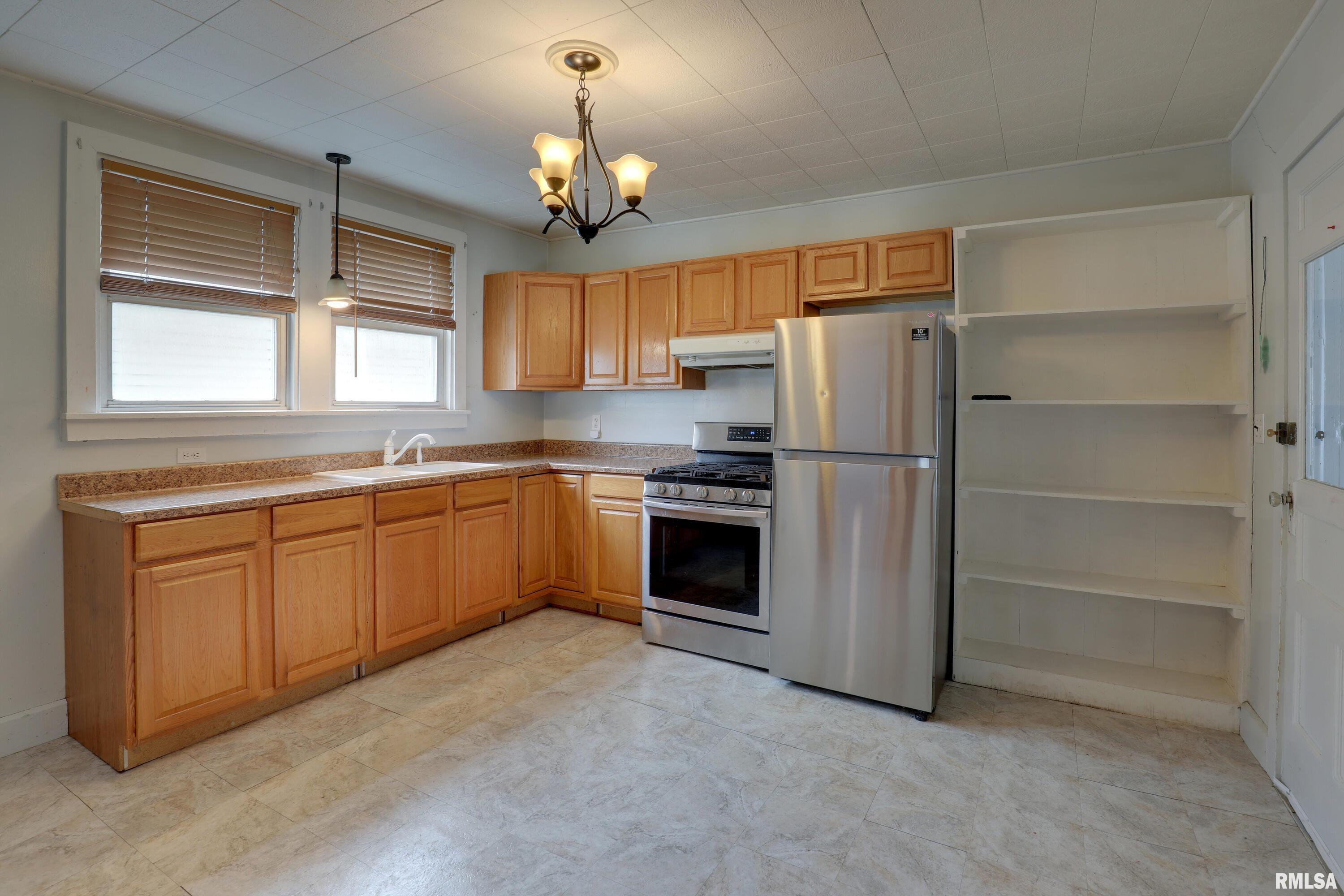 2911 Hampshire Street Quincy, IL 62301 - Photo 5 of 25