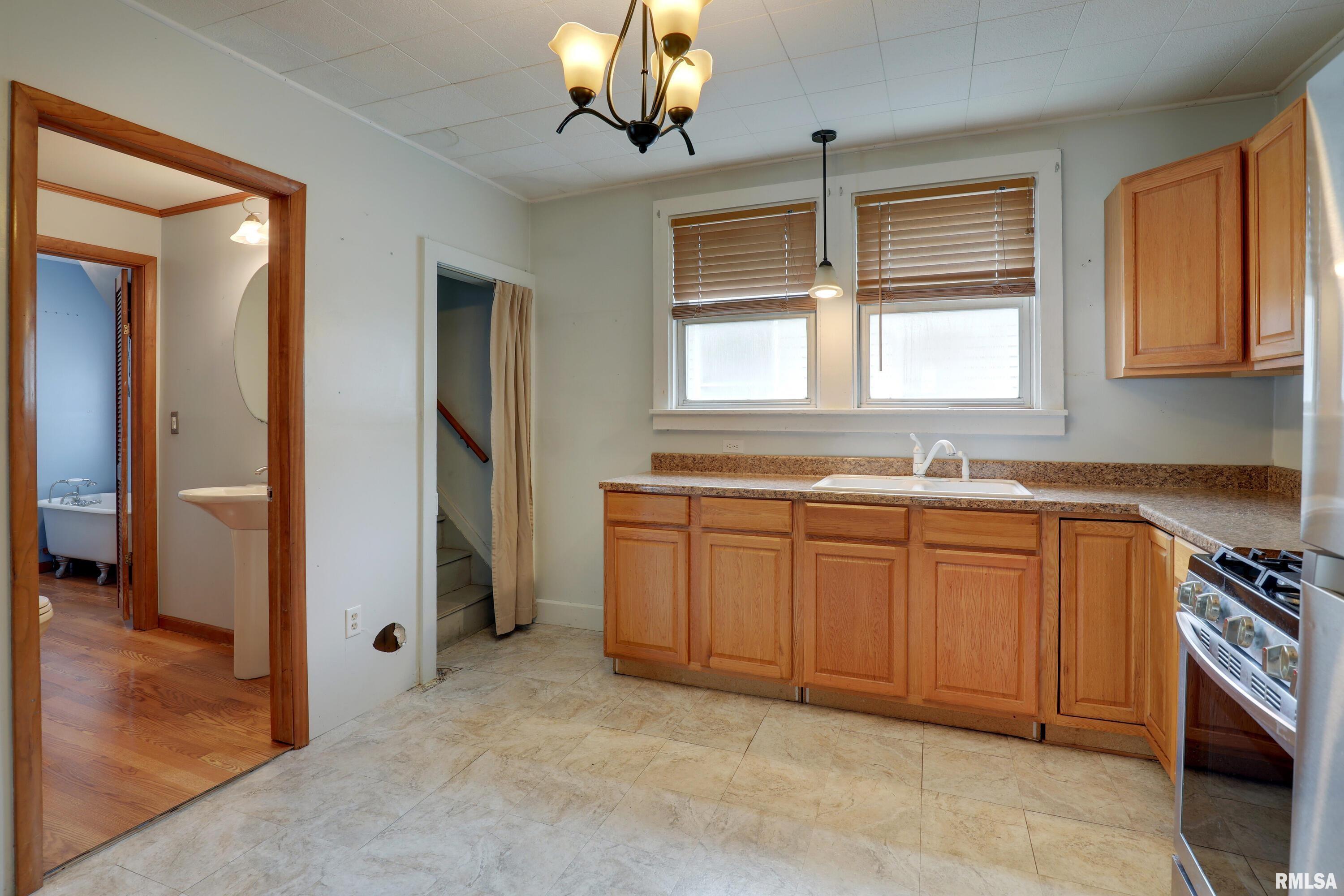 2911 Hampshire Street Quincy, IL 62301 - Photo 6 of 25